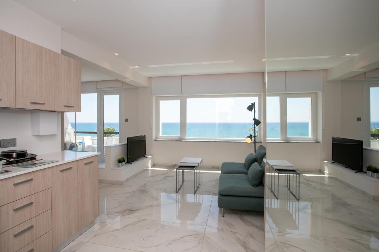 Les Palmiers Sunorama Beach Apartments Larnaka Exterior foto