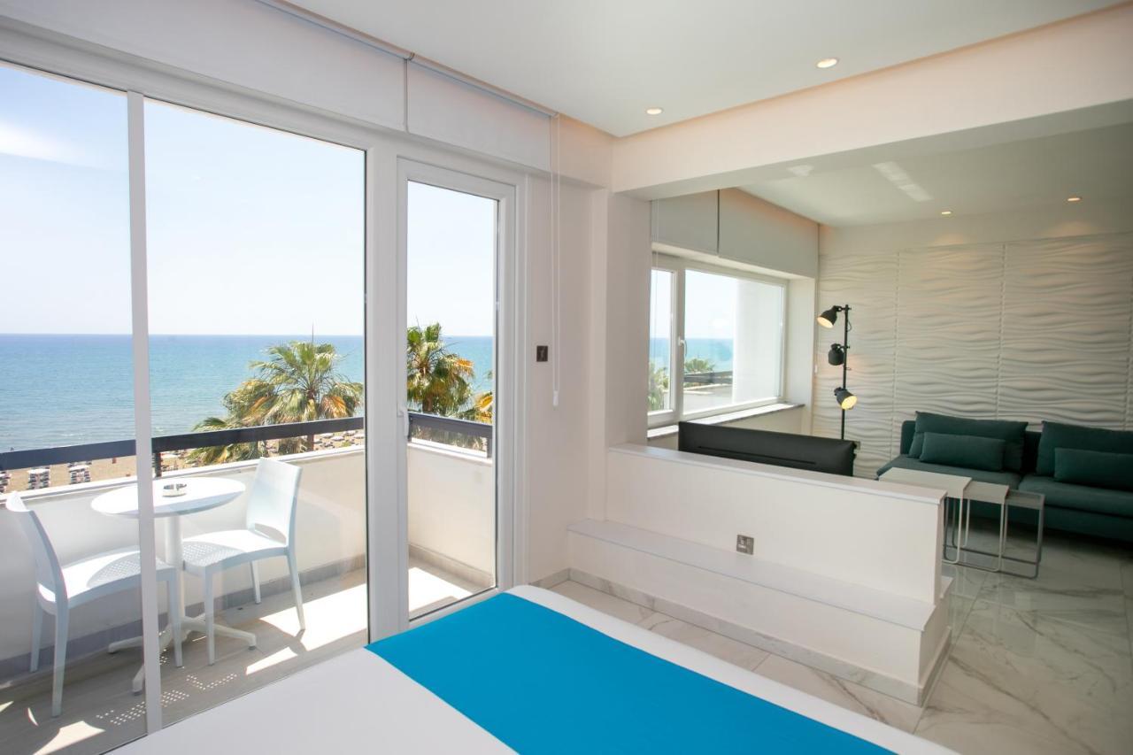 Les Palmiers Sunorama Beach Apartments Larnaka Exterior foto