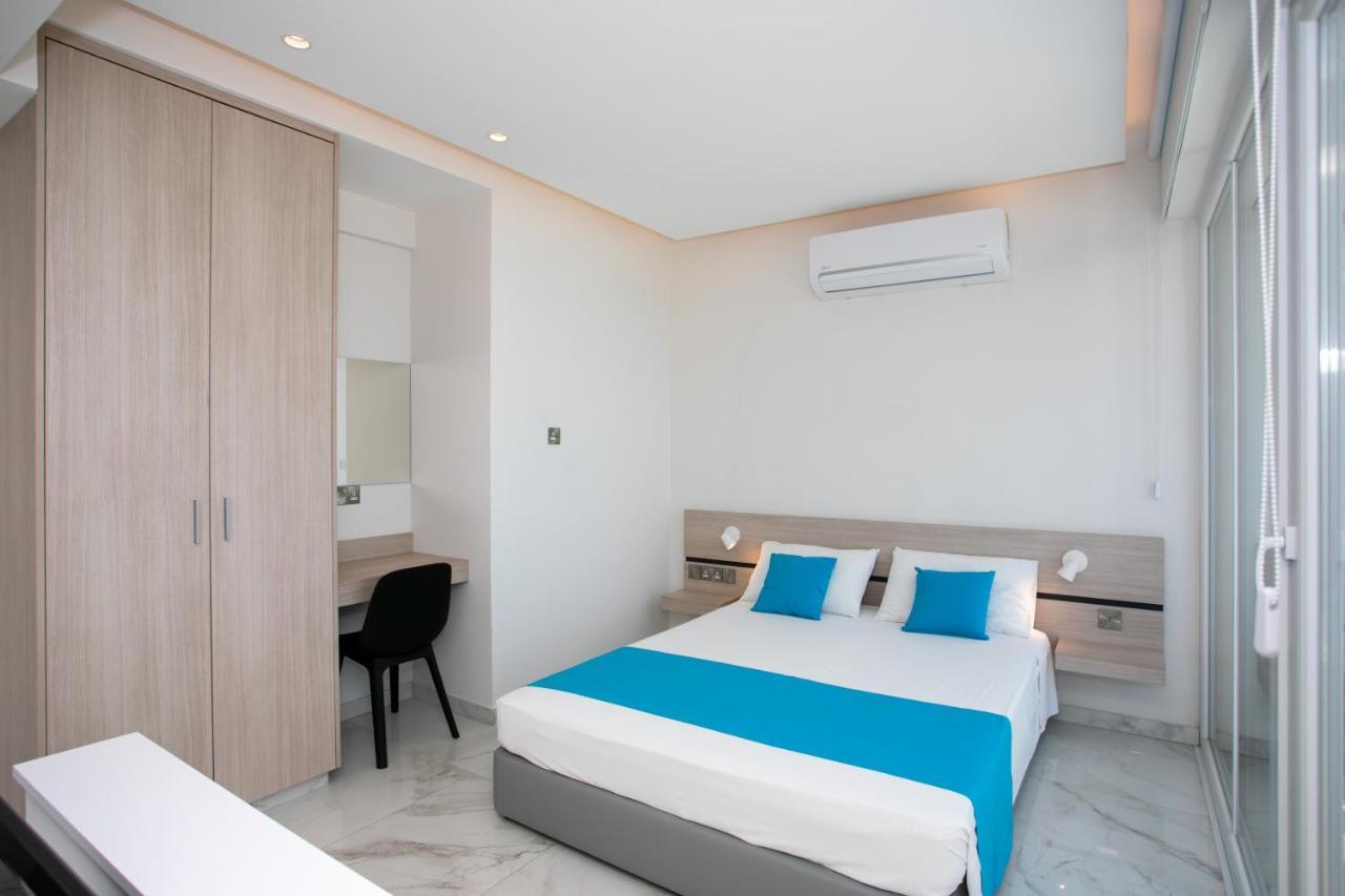 Les Palmiers Sunorama Beach Apartments Larnaka Exterior foto