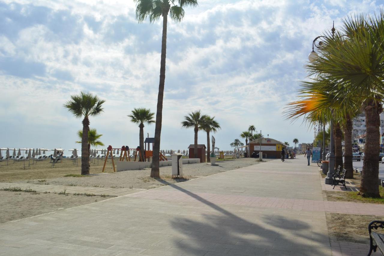 Les Palmiers Sunorama Beach Apartments Larnaka Exterior foto